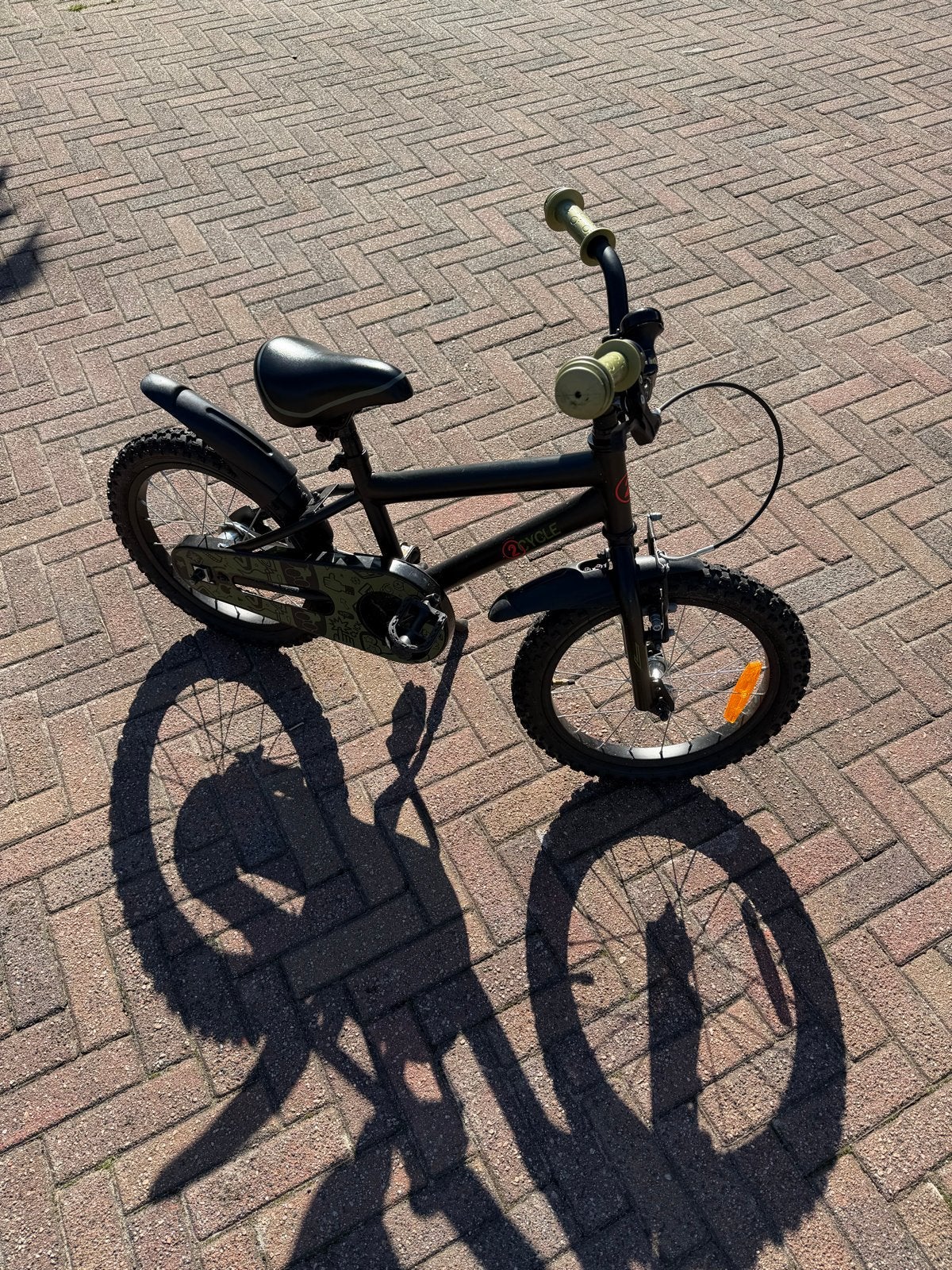 Jongensfiets 16 inch 2Cycle - Zo goed als nieuw, Ophalen, Zo goed als nieuw, Terugtraprem, 16 tot 20 inch