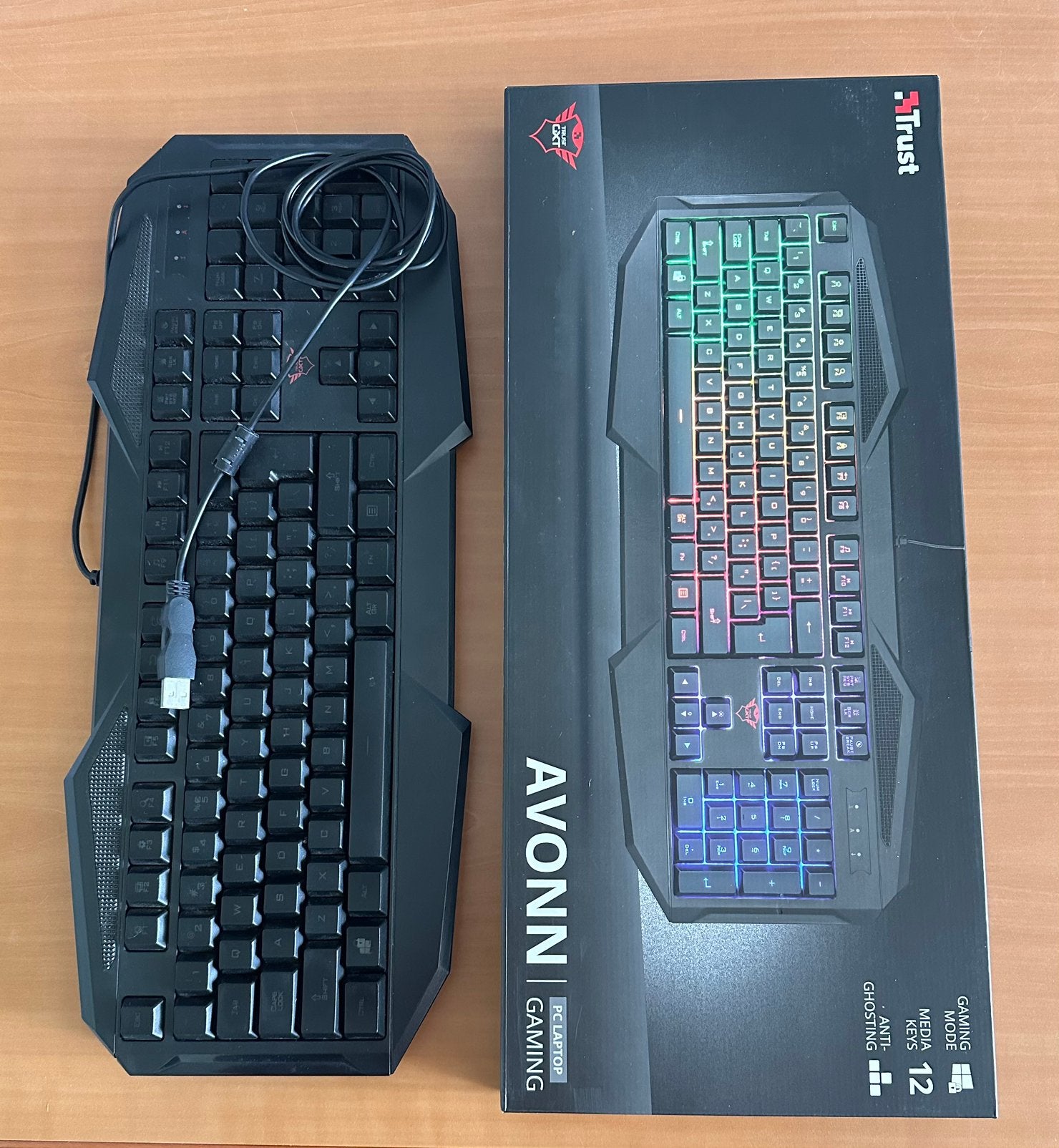 Trust GXT 830 Avonn - Gaming Toetsenbord - Qwerty - Zwart, Computers en Software, Ophalen of Verzenden, Zo goed als nieuw, Trust