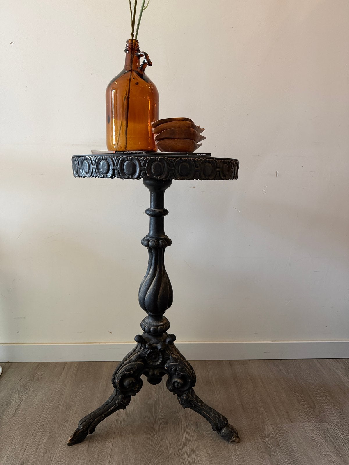 Zwart vintage houten bijzettafeltje, Ophalen of Verzenden