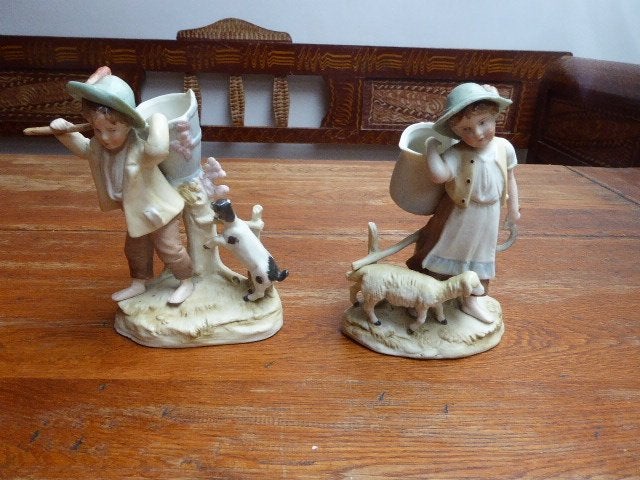 2 biscuit porseleinen beeldjes, blind gemerkt, Antiek en Kunst, Ophalen of Verzenden