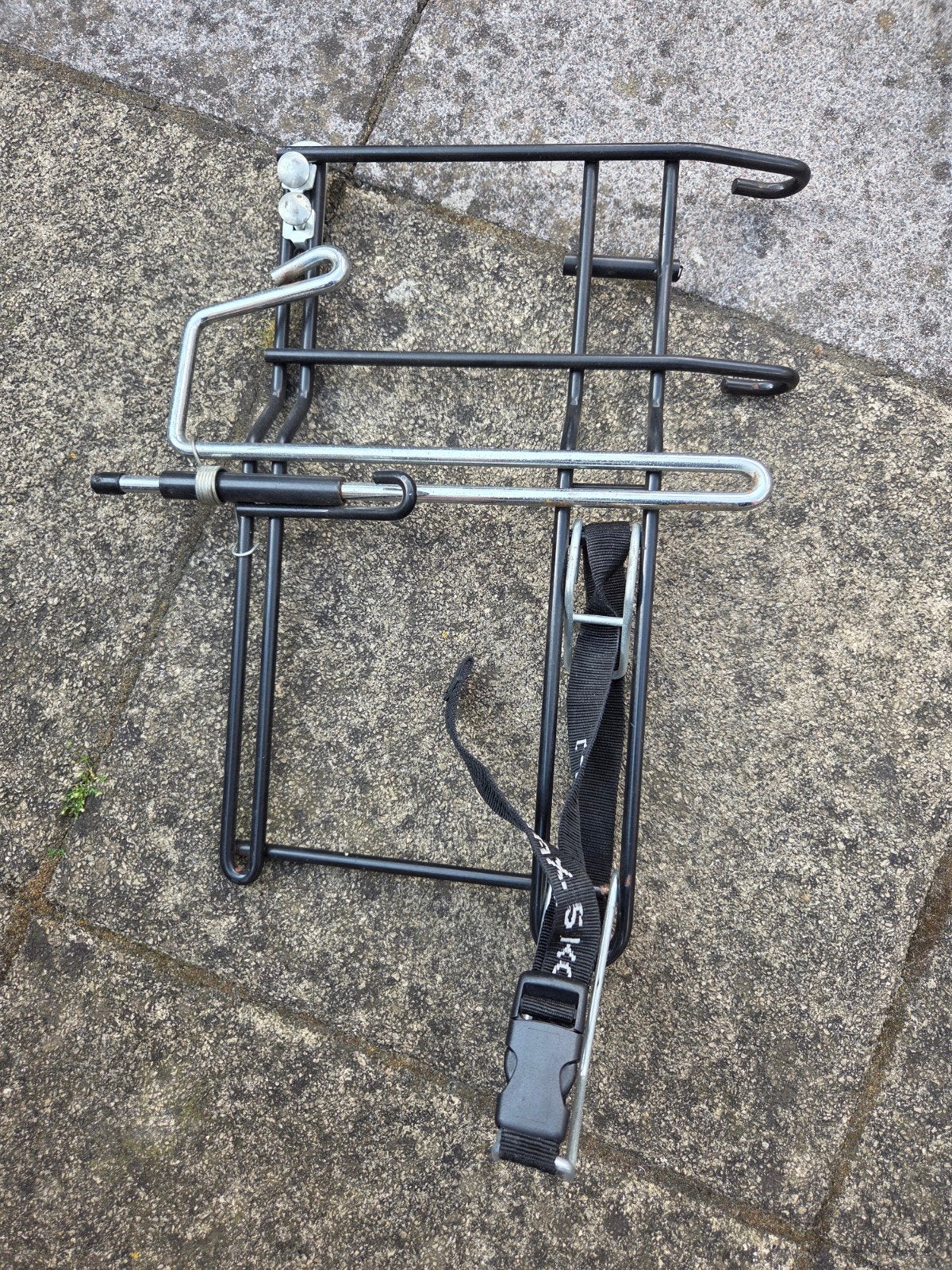 Gratis buggy drager voor op de fiets, Fietsen en Brommers, Fietsaccessoires | Buggydragers, Ophalen