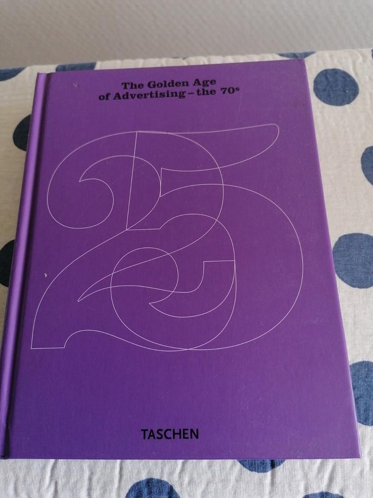 The golden age of advertising-the 70s, Gelezen, Jim Heimann, Ophalen of Verzenden, Overige onderwerpen