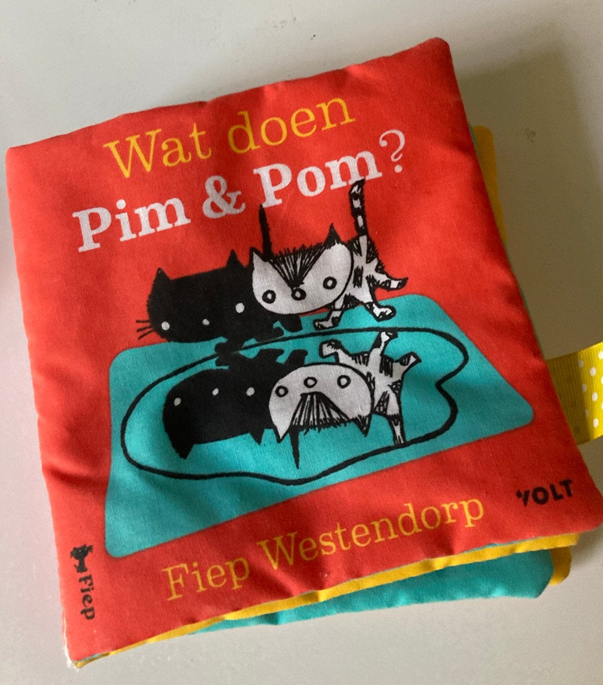 Wat doen Pim & Pom zacht stoffen knisperboekje -, Ophalen of Verzenden, Zo goed als nieuw, Overige typen
