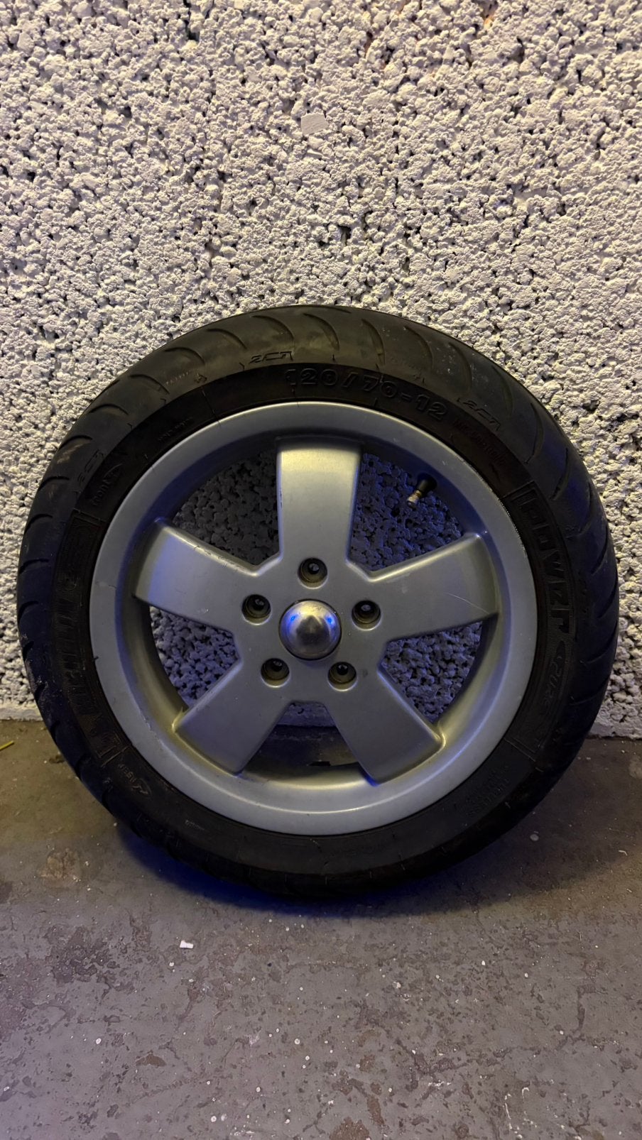 Piaggio Vespa GTS GT velg met goeie band300 125 200 250, Ophalen of Verzenden, Zo goed als nieuw, Overige typen