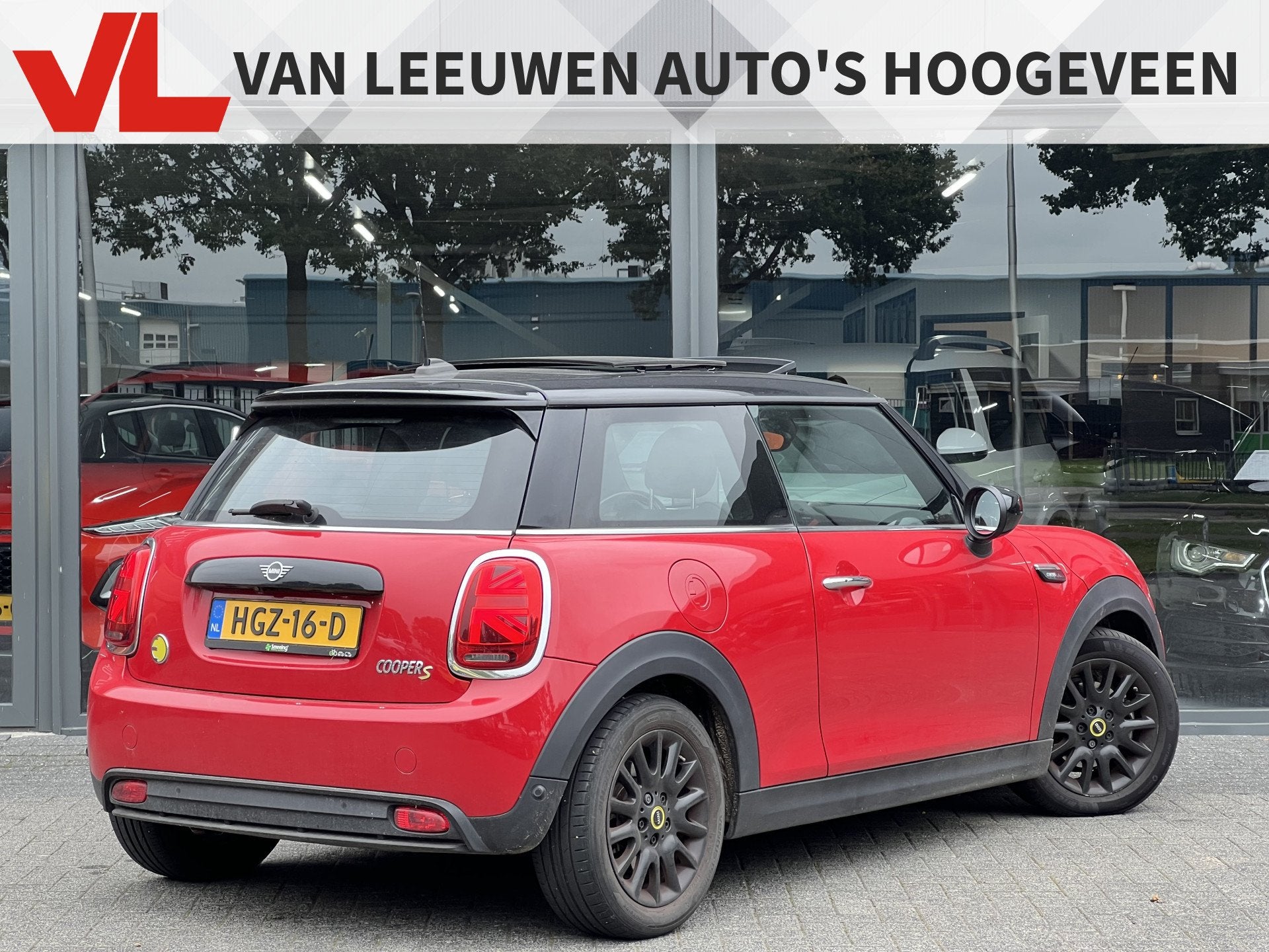 MINI Electric MINI Yours 33 kWh | Nieuw binnen | 98% SOH | P, Auto's, Gebruikt, Met garantie (alle), 4 stoelen, Leder en Stof