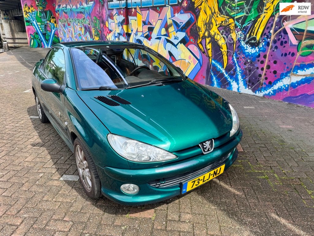 Peugeot 206 CC 1.6-16V Roland Garros super onderhouden airco, Voorwielaandrijving, Gebruikt, 4 cilinders, Cabriolet
