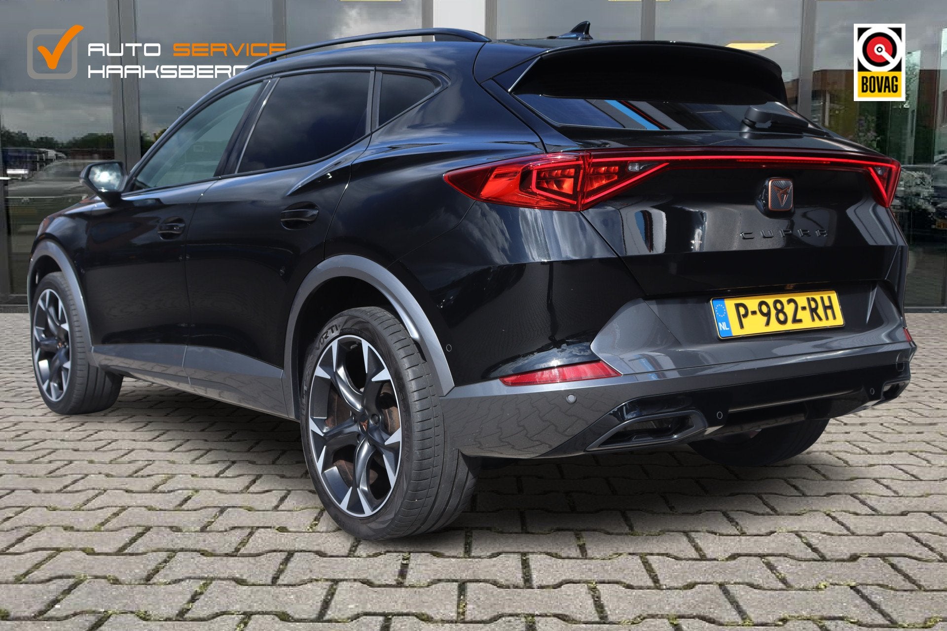 CUPRA Formentor 1.5 TSI Performance | ACC | Camera | 19 Inch, Auto's, 15 km/l, Leder en Stof, Zwart, Automatische klimaatregeling