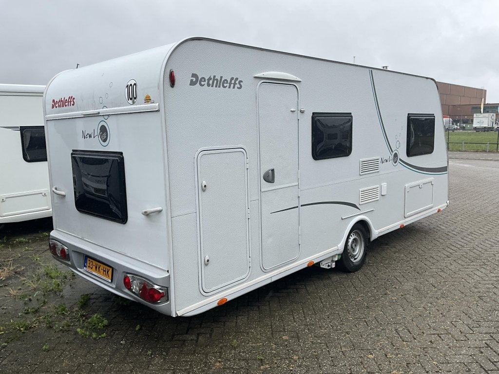 Dethleffs New Line 490 SK STAPELBED-VOORTENT, Bedrijf, Treinzit, Dethleffs, Schokbreker