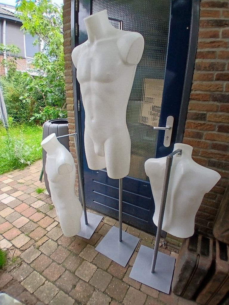 Drie torso's /bustes op standaard, Hobby en Vrije tijd, Naaien en Fournituren, Ophalen, Paspop