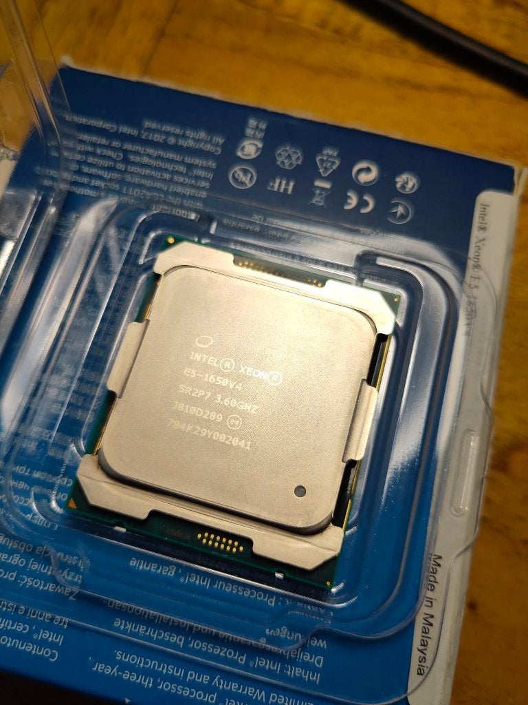 Intel Xeon E5-1650 v4 – 6-core processor, Computers en Software, Processors, Ophalen of Verzenden, Zo goed als nieuw, 6-core