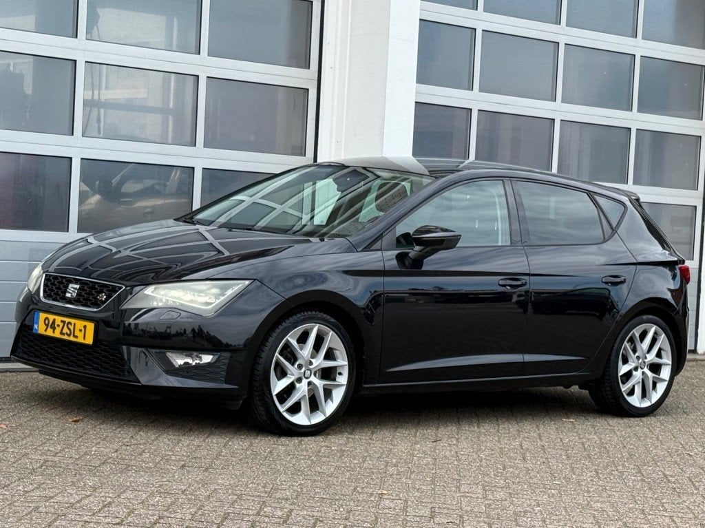 Seat LEON 1.4 TSI 122PK FR 6-Bak Navi Pdc Cruise Trekhaak, Auto's, Voorwielaandrijving, Euro 5, Gebruikt, 4 cilinders