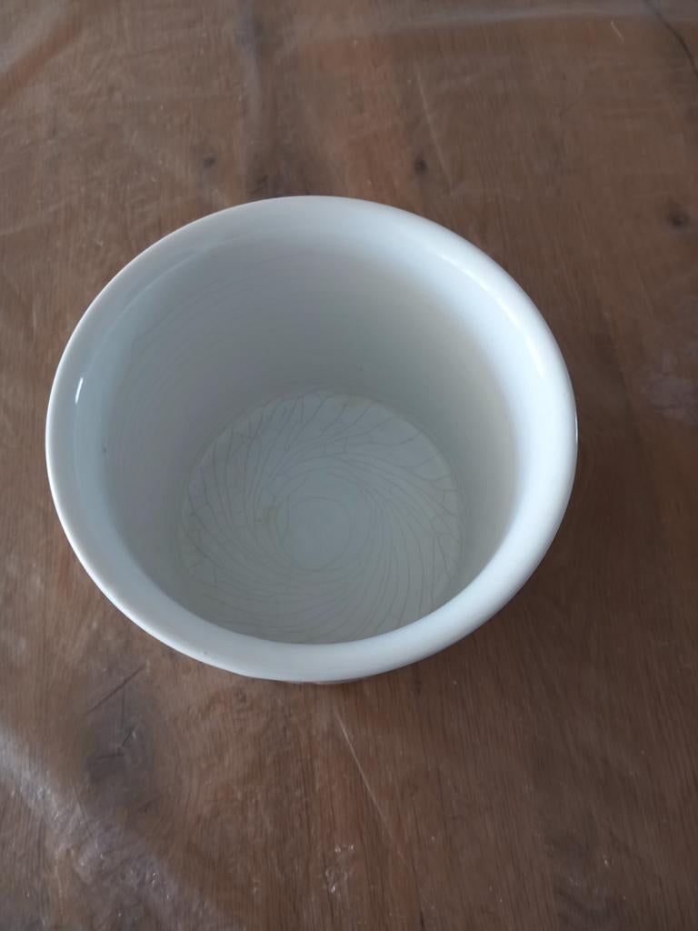Witte aardewerk bloempot., Ophalen, Wit, Aardewerk of Porselein, Zo goed als nieuw