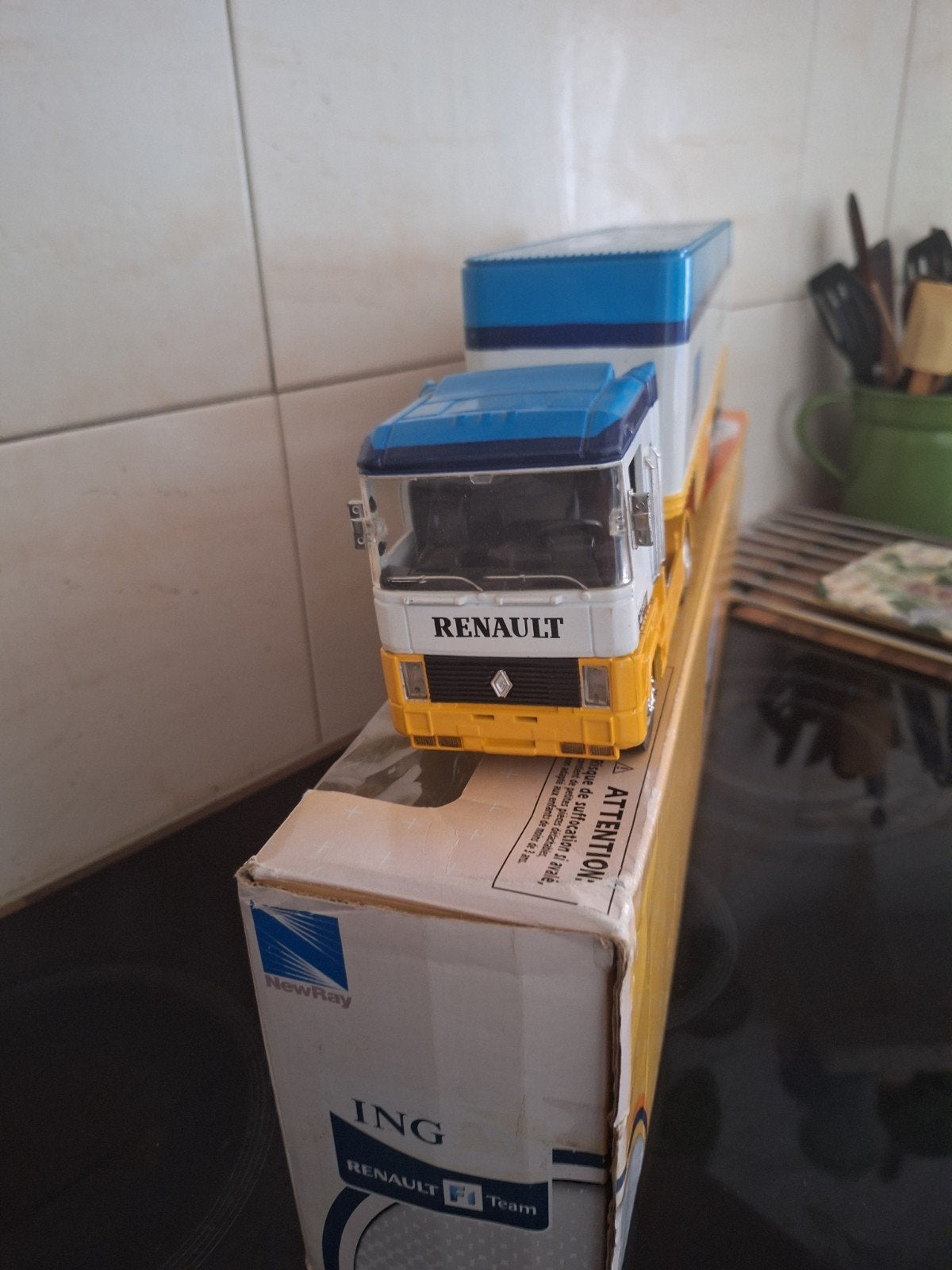 Renault F1 Team Truck Model - Nieuw in Doos, Ophalen, Nieuw, Bus of Vrachtwagen, Overige merken