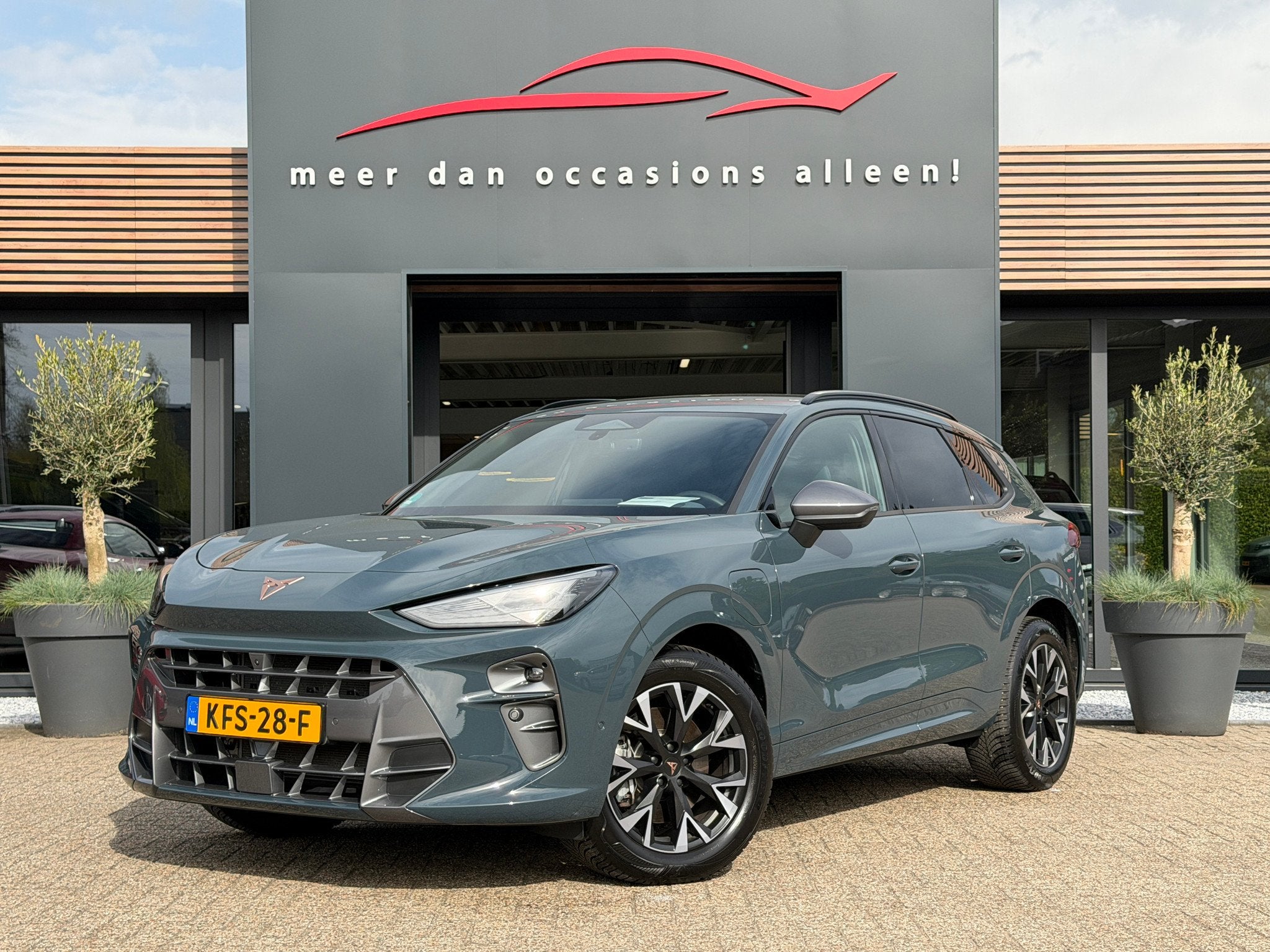 CUPRA Terramar 1.5 e-HYBRID Trekhaak-Sennheiser-Head up-360, Auto's, 12 maanden, 1798 kg, Terramar, Blauw