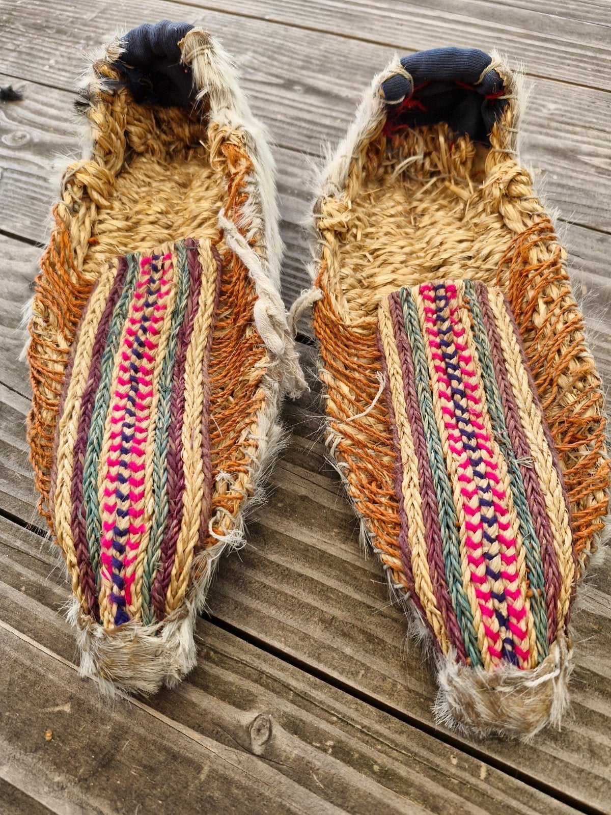 Unieke handgemaakte Eskimo sloffen, Ophalen of Verzenden, Zo goed als nieuw, Overige kleuren, Pantoffels of Sloffen
