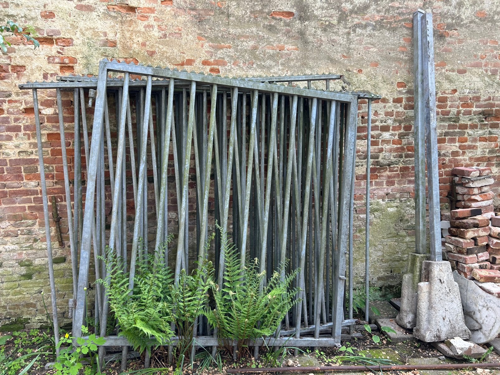 Spijlenhekwerk (poort), Ophalen, Met poort, Gebruikt, Spijlenhekwerk