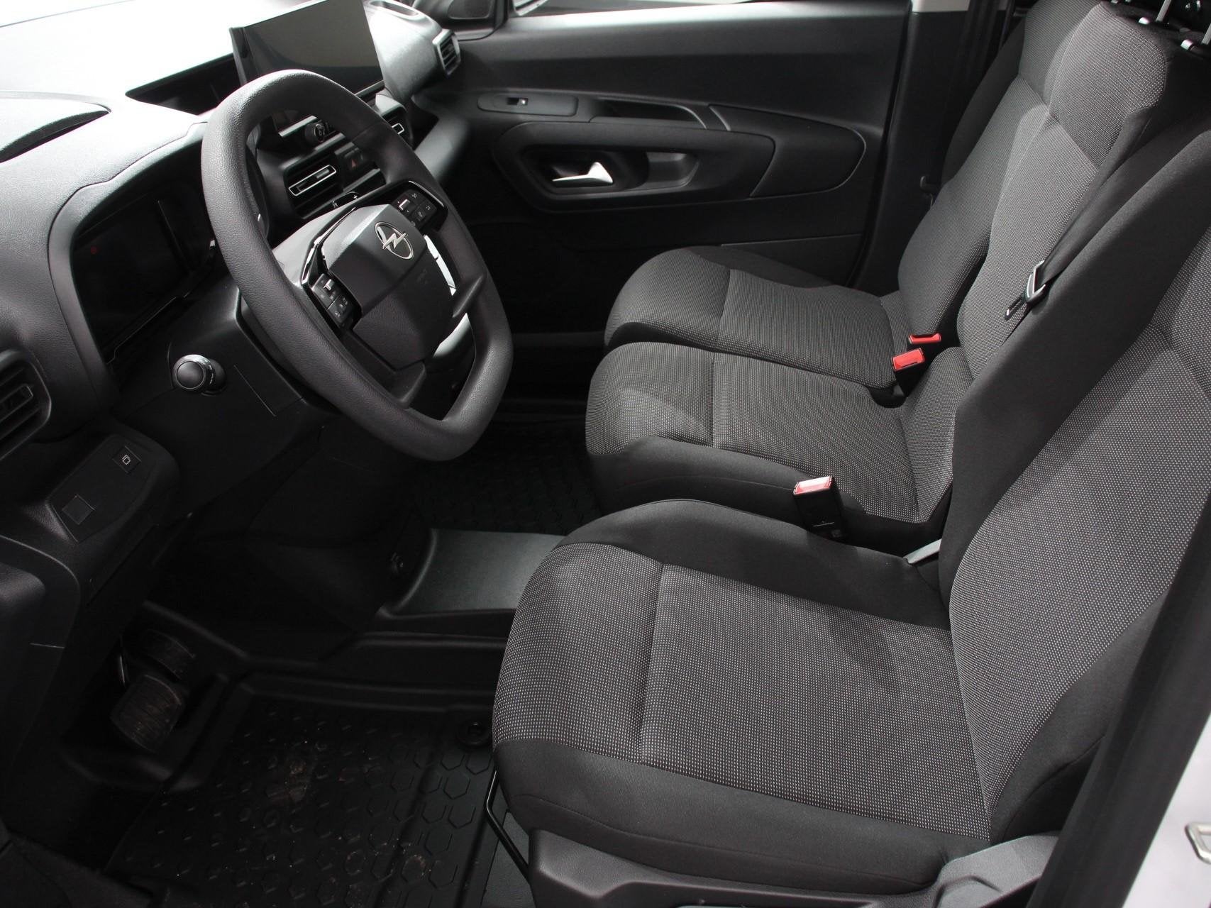 Opel Combo 1.5 BlueHDi 130PK L2 Automaat Navigatie Apple Car, Stof, Gebruikt, 4 cilinders, Wit