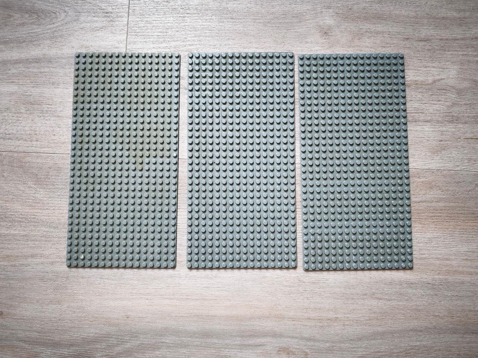 3 Lego bouwplaten grondplaten 16x32 donkergrijs, Kinderen en Baby's, Speelgoed | Duplo en Lego, Ophalen of Verzenden, Gebruikt