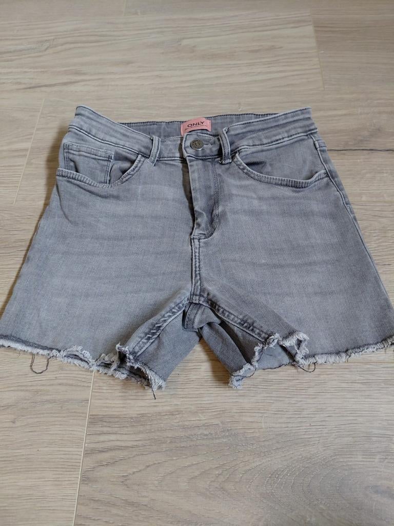Only kort broekje maat m, Ophalen, Zo goed als nieuw, Blauw, W28 - W29 (confectie 36)