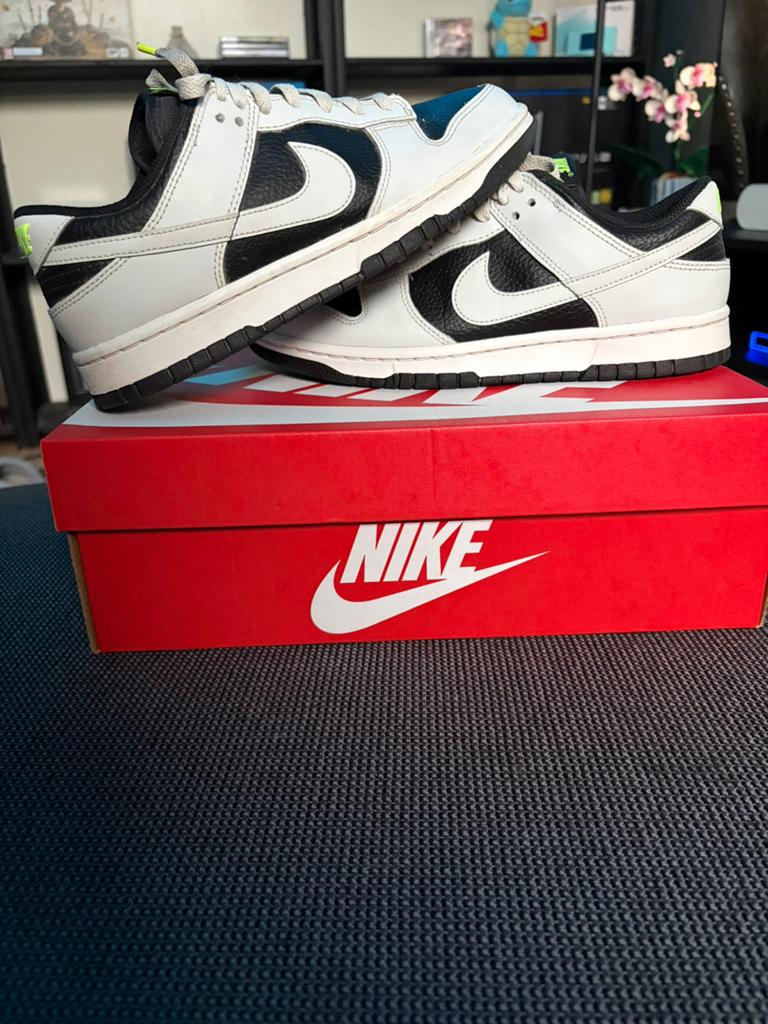 Nike Dunk Low Panda Volt - staat 9,5/10 - Maat 40, Ophalen of Verzenden, Zo goed als nieuw, Zwart