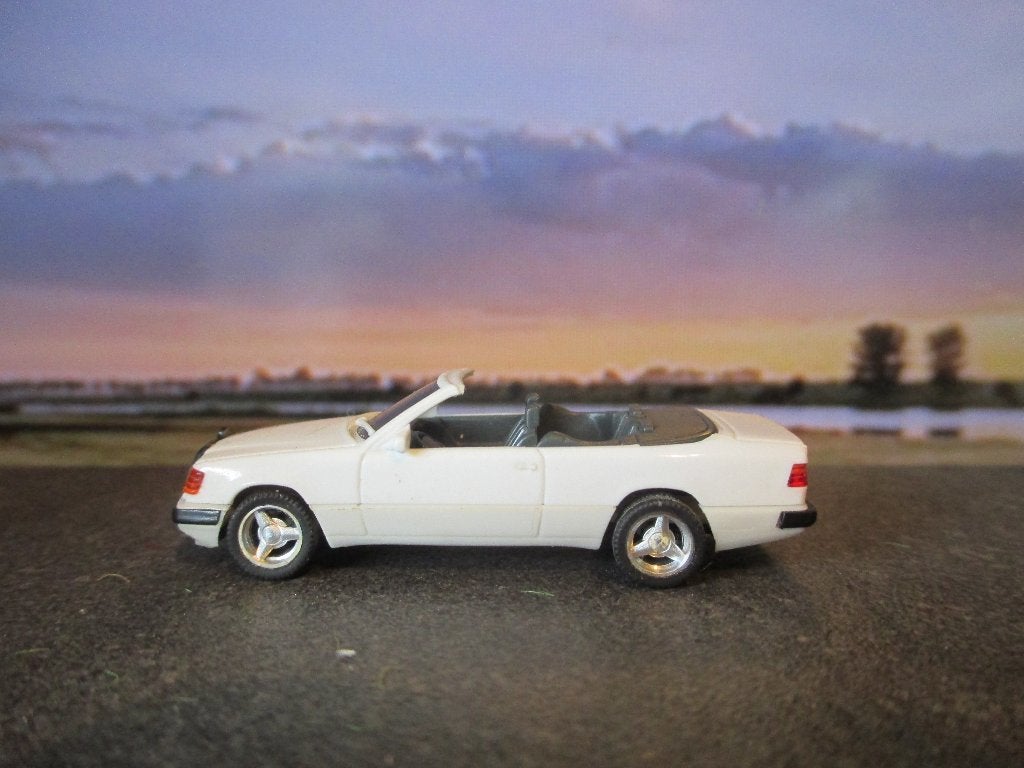Mercedes A124 300CE Cabriolet Herpa Brabus gemodificeerd, Ophalen of Verzenden, Zo goed als nieuw, Auto, Herpa