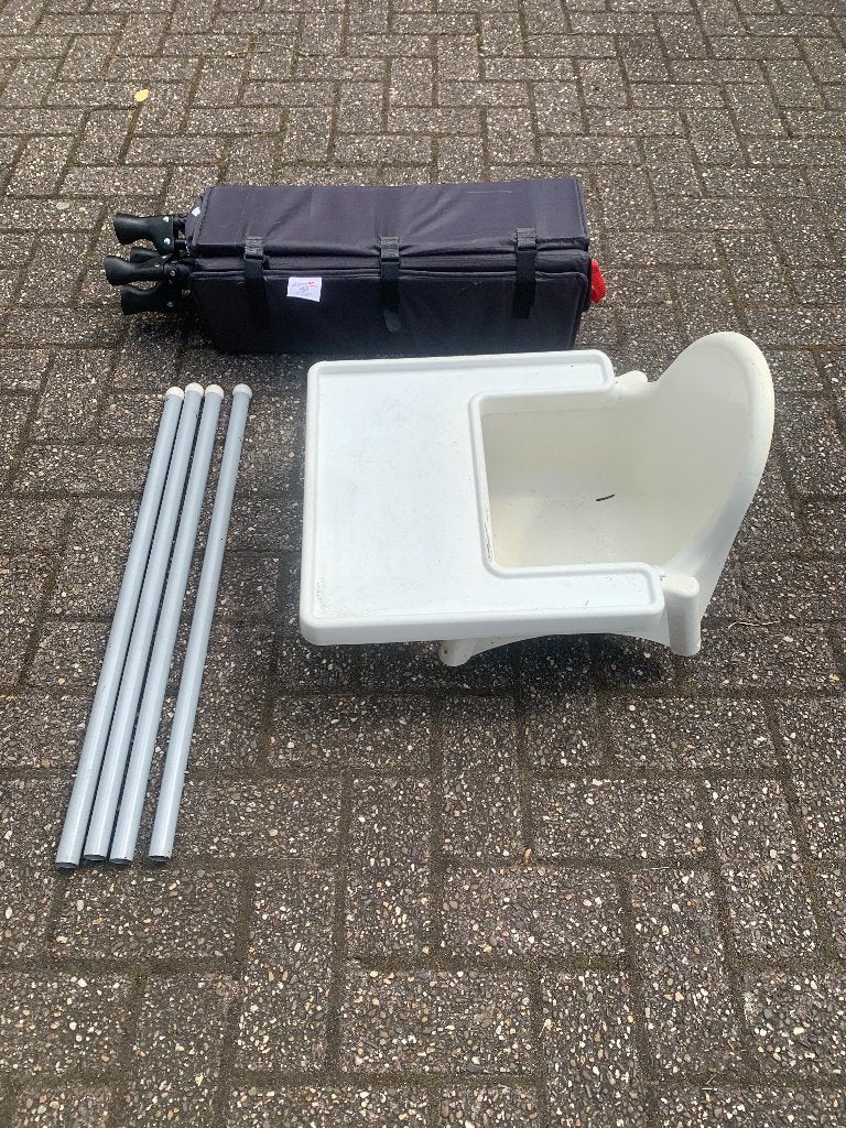 Baby camping eetstoel en bed, Kinderen en Baby's, Babywiegjes en Ledikanten, Ophalen, Gebruikt, Overige typen