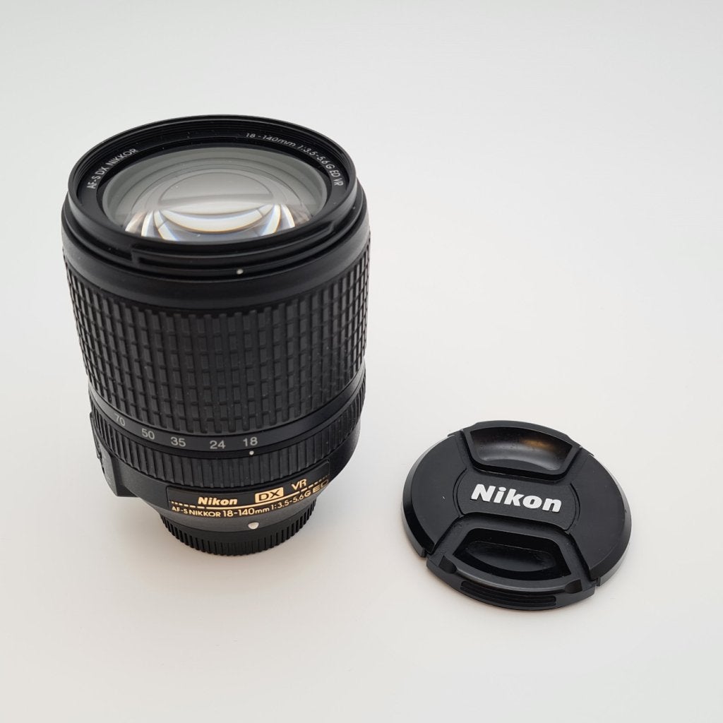 Nikon AF-S 18-140mm 1:3.5-5.6 G ED DX VR Lens, Nikon, Zo goed als nieuw, Support@nikon.com, Nikon Corporation
Shinagawa Intercity Tower C
2-15-3, Konan, Minato-ku
Tokyo 108-6290
Japan