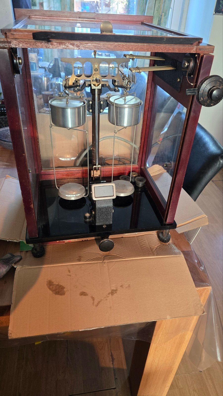 zeer oude Salm en Kip laboratorium precisie balans dp3, Ophalen