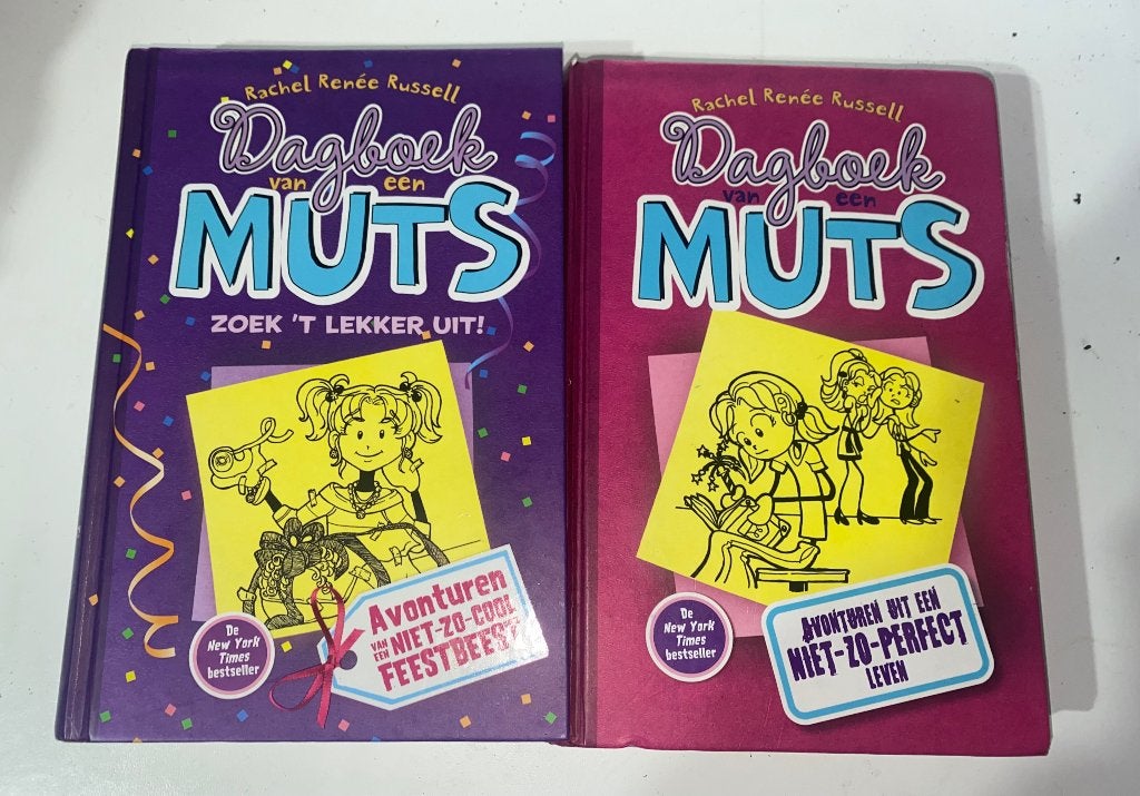 Dagboek van een muts deel 1 en 2 izgst hardcover, Boeken, Ophalen of Verzenden, Zo goed als nieuw, Rachel Renée Russell, Fictie