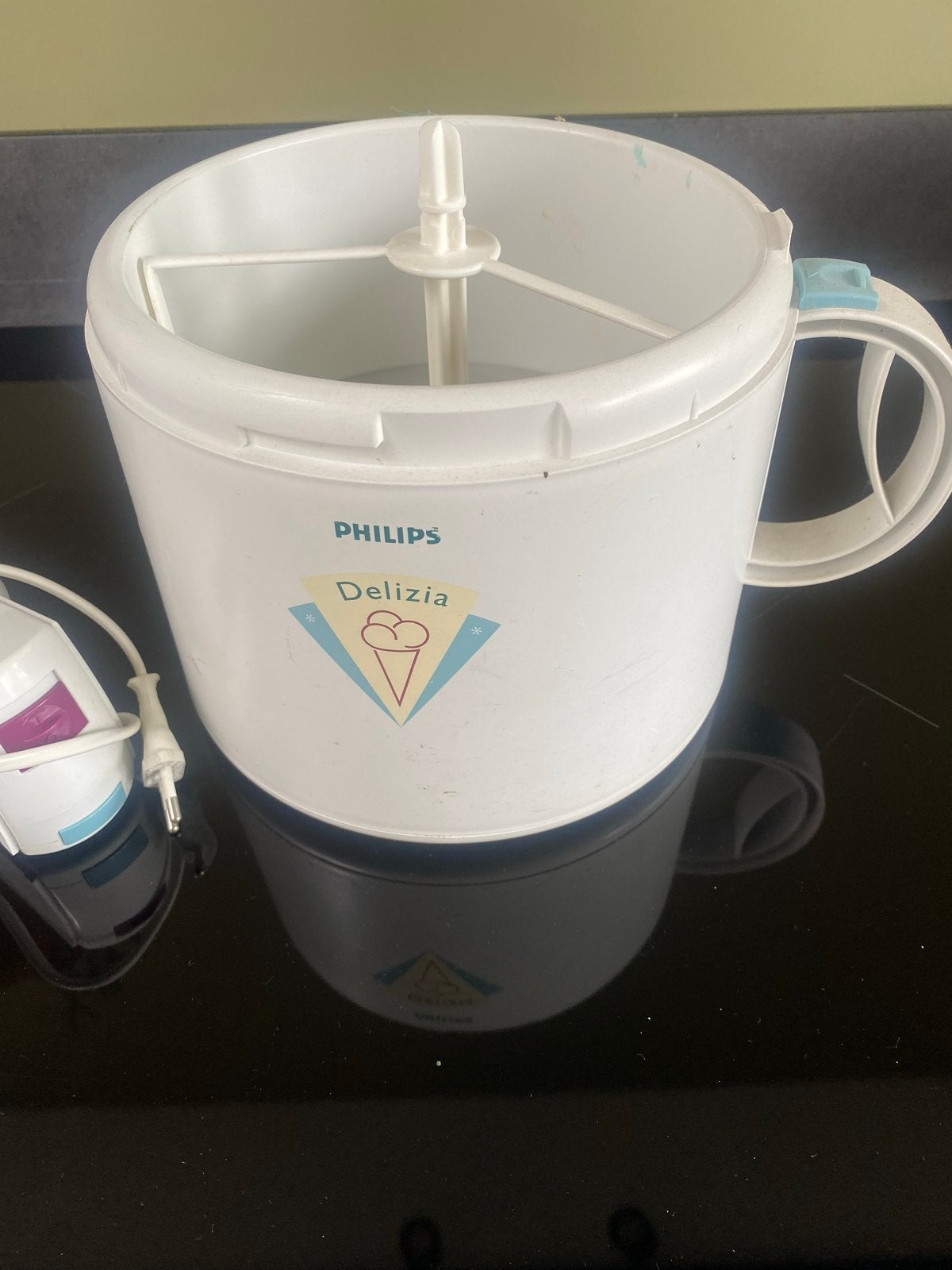 Philips Delizia IJsmachine met receptenboek, Ophalen of Verzenden, Gebruikt, Koelelement