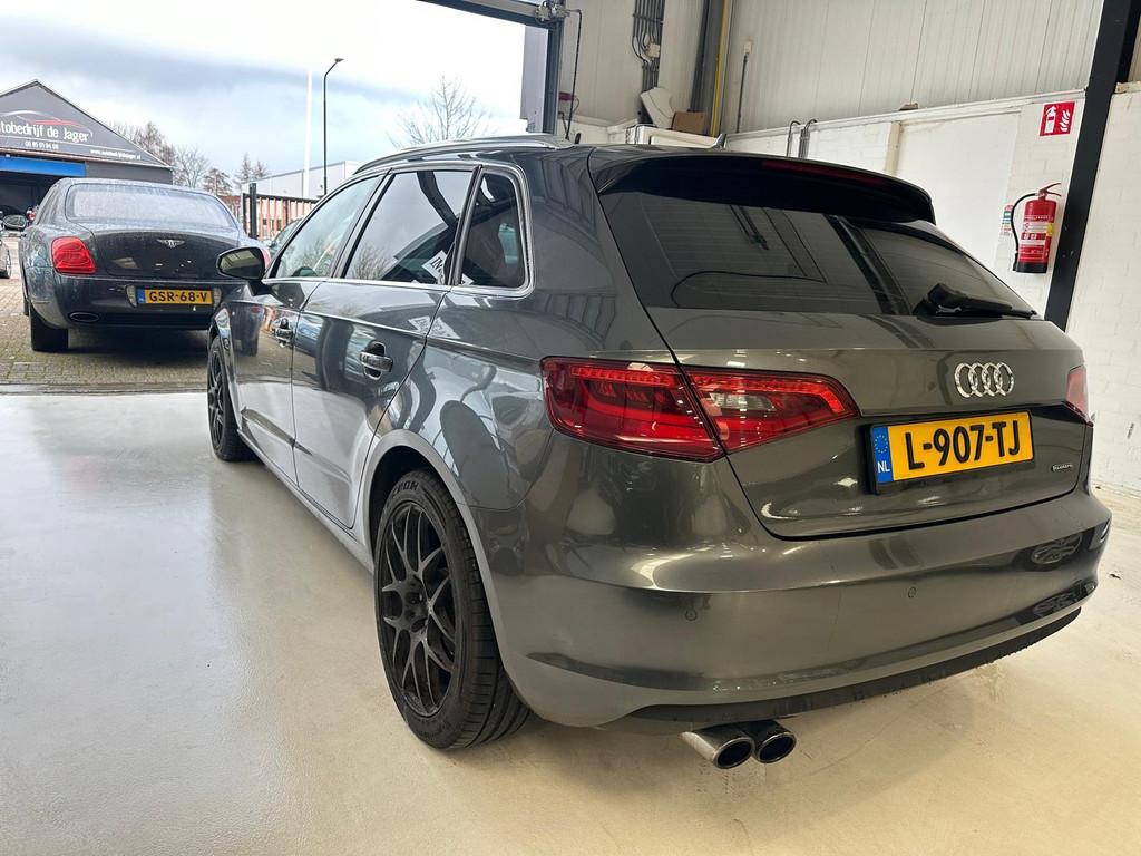 Audi A3 Sportback 1.8 TFSI quattro/PANO/1JAAR GARANTIE/180 P, Auto's, Audi, Automaat, 1345 kg, 15 km/l, Gebruikt