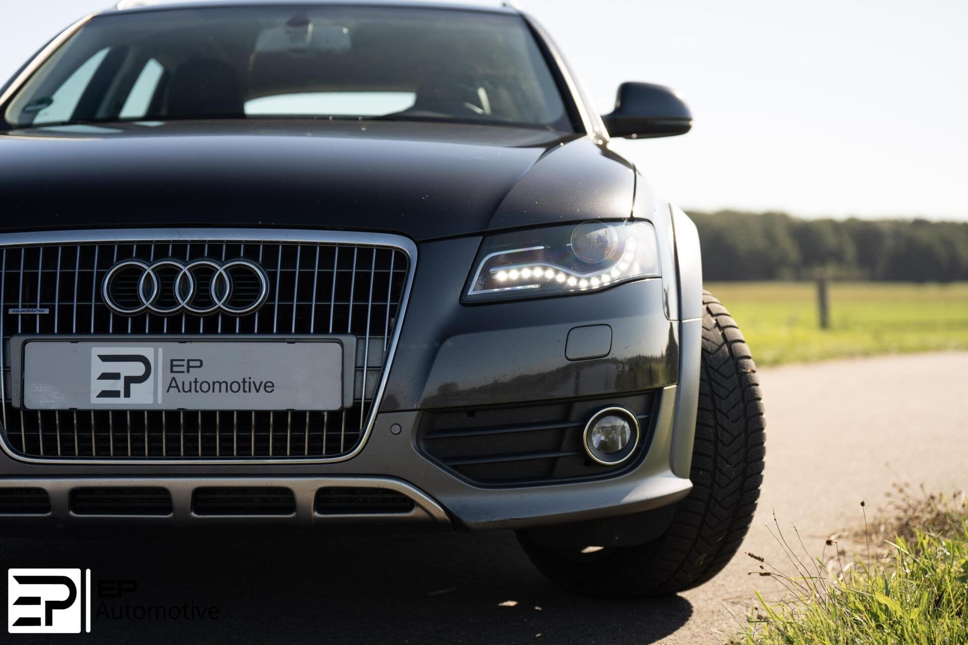 AUDI A4 ALLROAD 3.0 V6 TDI QUATTRO 239ch - BVA 7 - CUIR/ALCANTARA - JANTES 19" - ATTELAGE - SIÈGES CHAUFFANTS