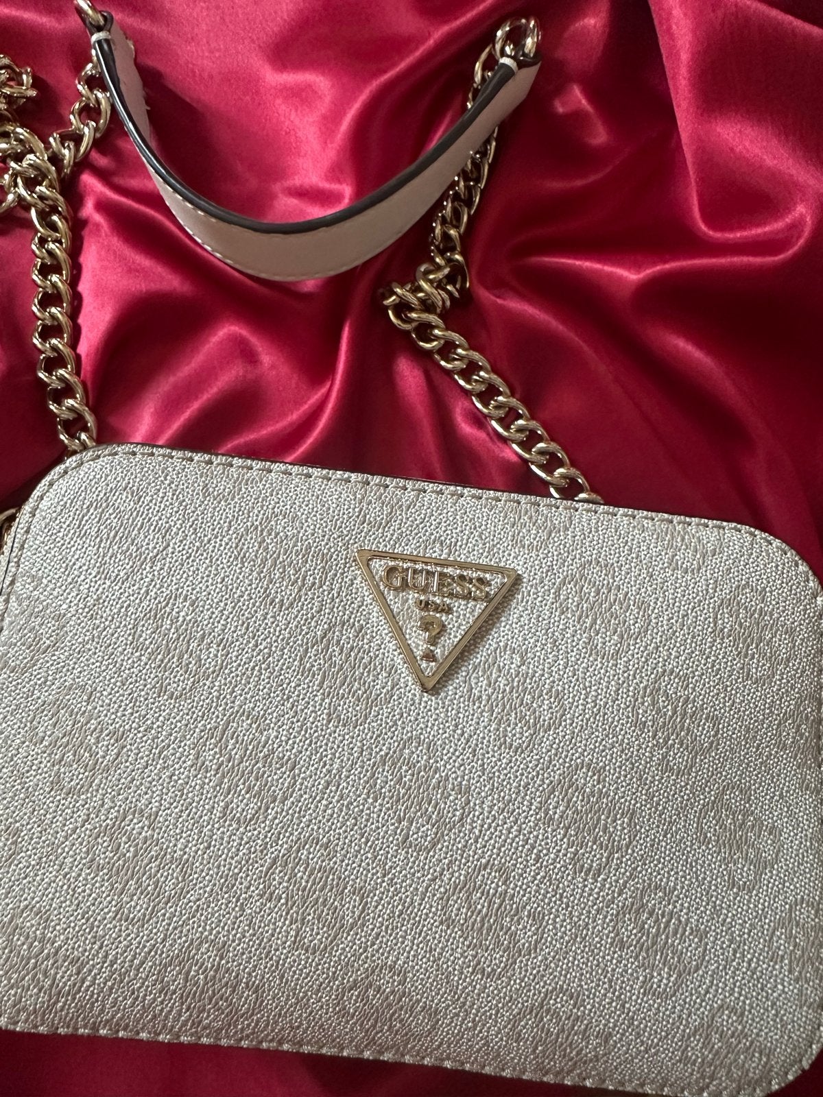 Elegante Guess tasje met portemonnee, Sieraden, Tassen en Uiterlijk, Ophalen of Verzenden, Zo goed als nieuw, Beige, Schoudertasje
