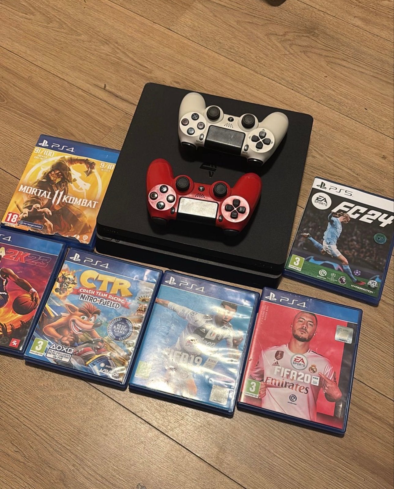 PS4 Slim met 2 controllers en 6 games (o.a. FC24, Mortal Kom, Ophalen, Gebruikt, Vanaf 18 jaar, Vechten