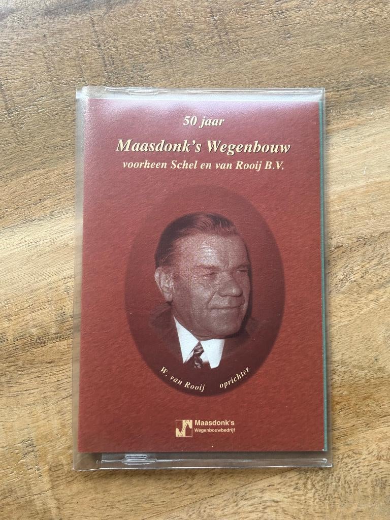 Maasdonk's 50 jaar gulden set, Postzegels en Munten, Munten | Nederland, Ophalen of Verzenden, Koningin Beatrix