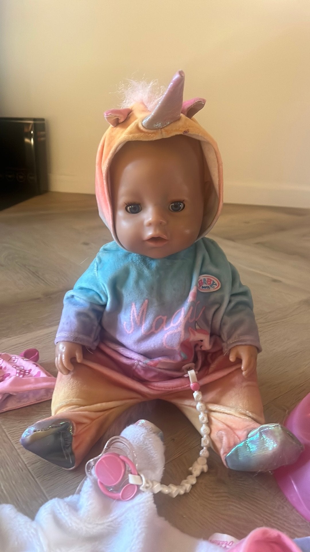 Baby born met eenhoornpakjes, Kinderen en Baby's, Speelgoed | Poppen, Ophalen of Verzenden, Zo goed als nieuw, Babypop
