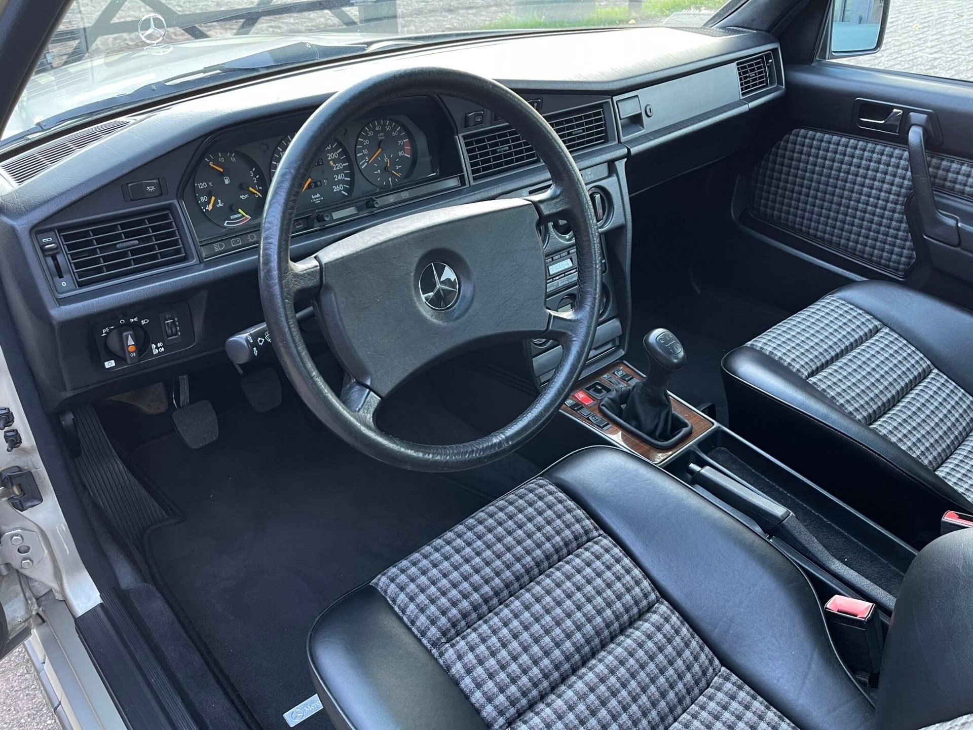 Mercedes-Benz 190-serie 2.3-16 in zeer mooie staat, foto 5