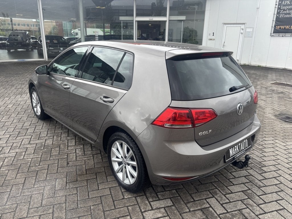 Volkswagen Golf 1.2 TSI Lounge Climate Cruise Trekhaak Stoel, Gebruikt, 4 cilinders, 610 kg, Bedrijf