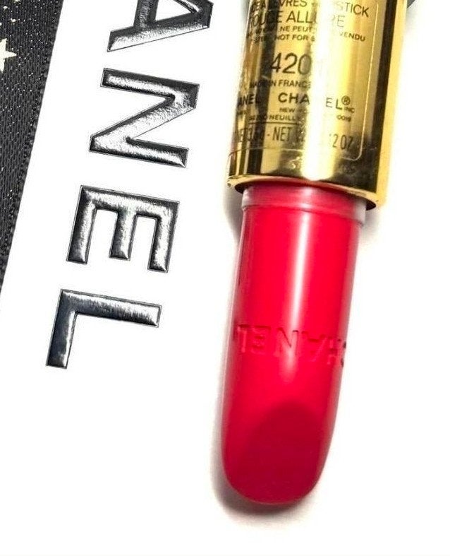 Chanel Rouge Allure Lipstick 817 Rouge Splendide 3.5g, Ophalen of Verzenden, Nieuw, Rood, Lippen