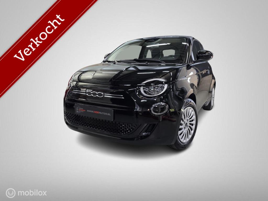Fiat 500e 42 kWh/8500km/Carplay/Cruise/Clima/Rijklaar!, Stof, Gebruikt, 4 stoelen, 1265 kg