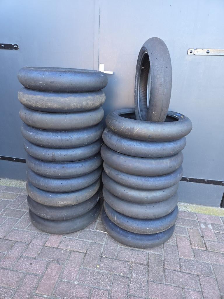 Pirelli Big Size slicks, Ophalen of Verzenden