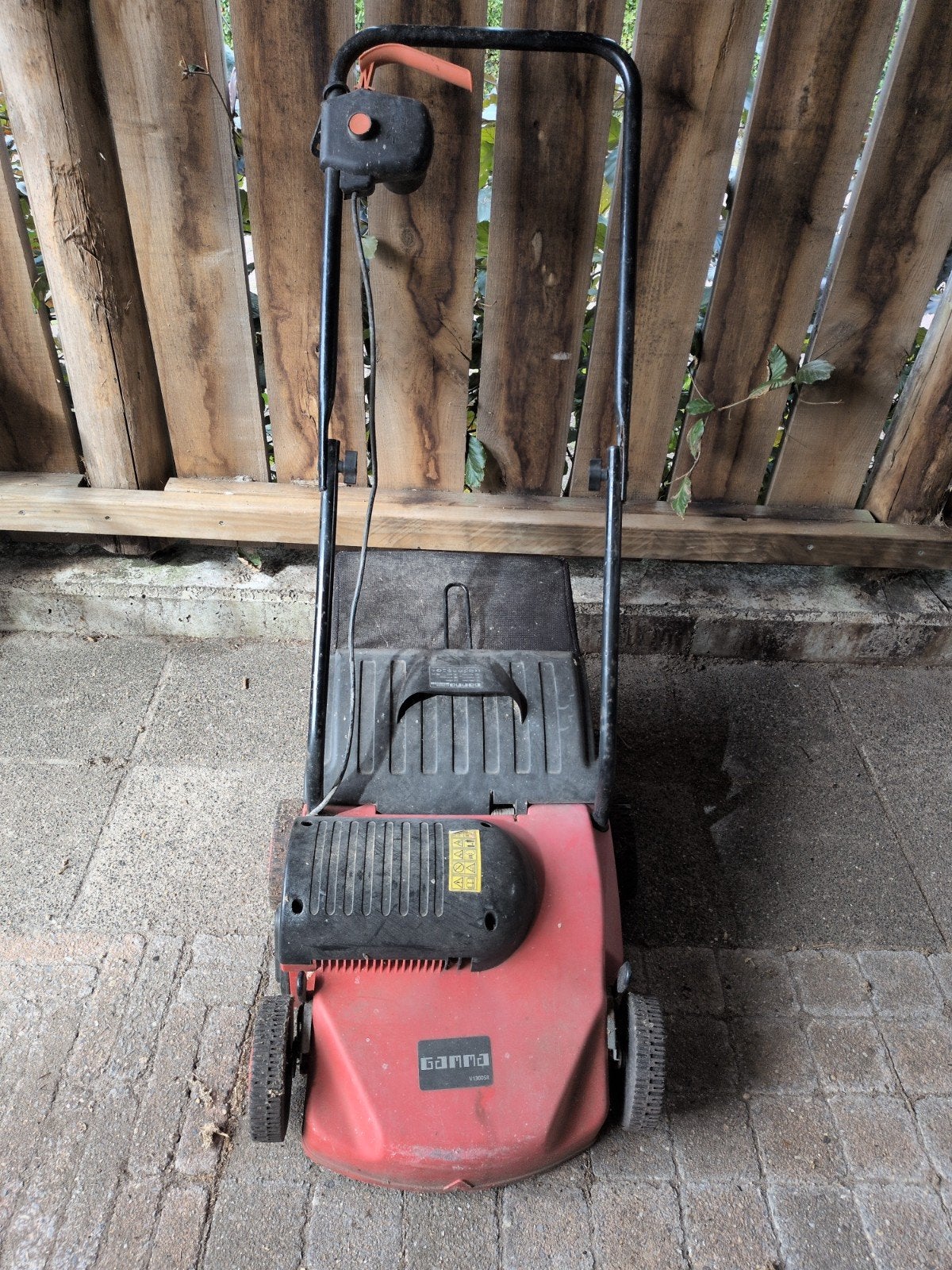 Elektrische verticuteermachine gamma - Gebruikt, Tuin en Terras, Ophalen, Cirkelmaaier, Gebruikt, Elektrische grasmaaier