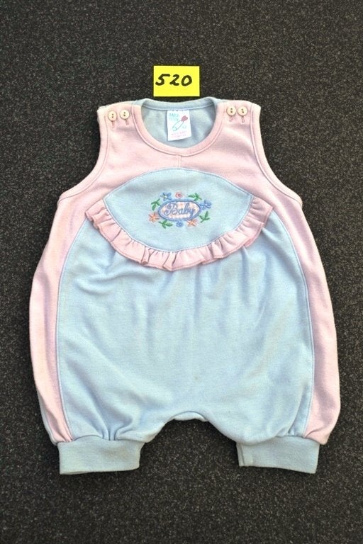 Prachtig baby poppen pakje NR 520, Ophalen of Verzenden, Zo goed als nieuw, Kleertjes