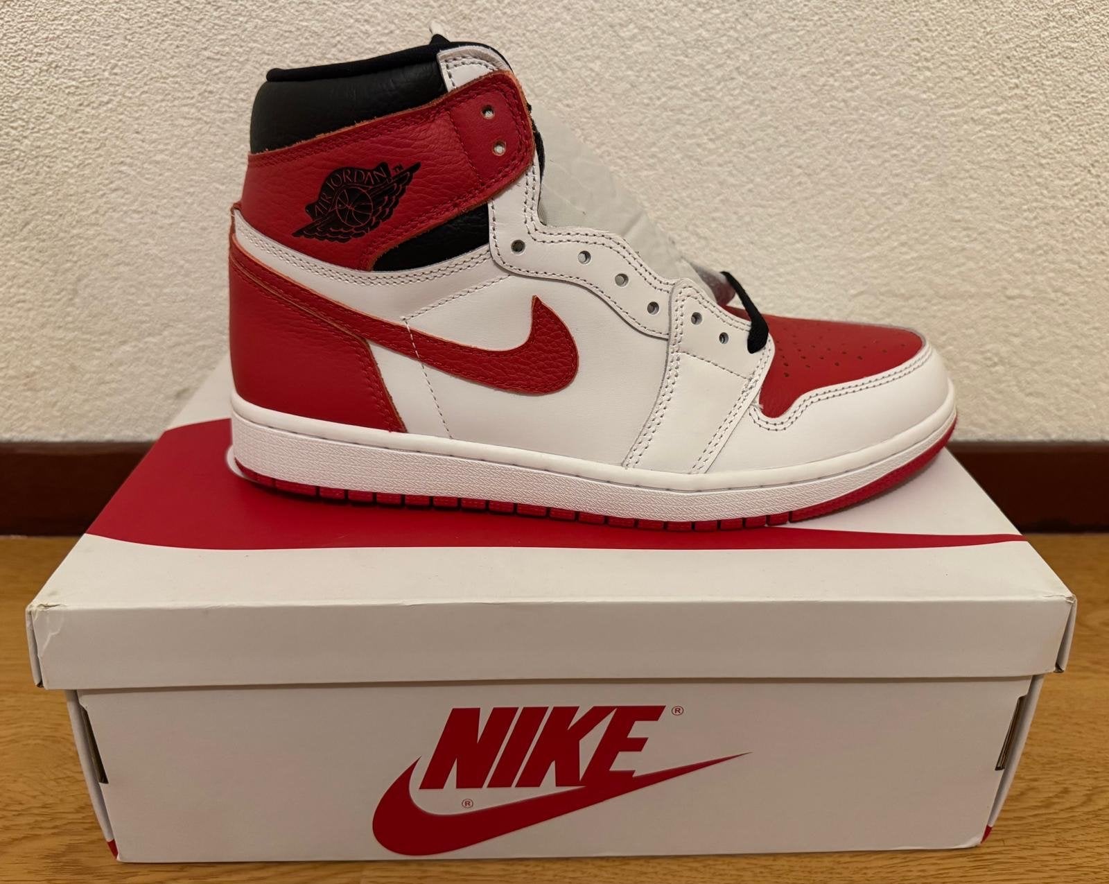 AIR JORDAN 1 RETRO HIGH OG Chicago 555088 161 Maat 42 DS, Kleding | Heren, Schoenen, Ophalen of Verzenden, Nieuw, Wit, Sneakers of Gympen