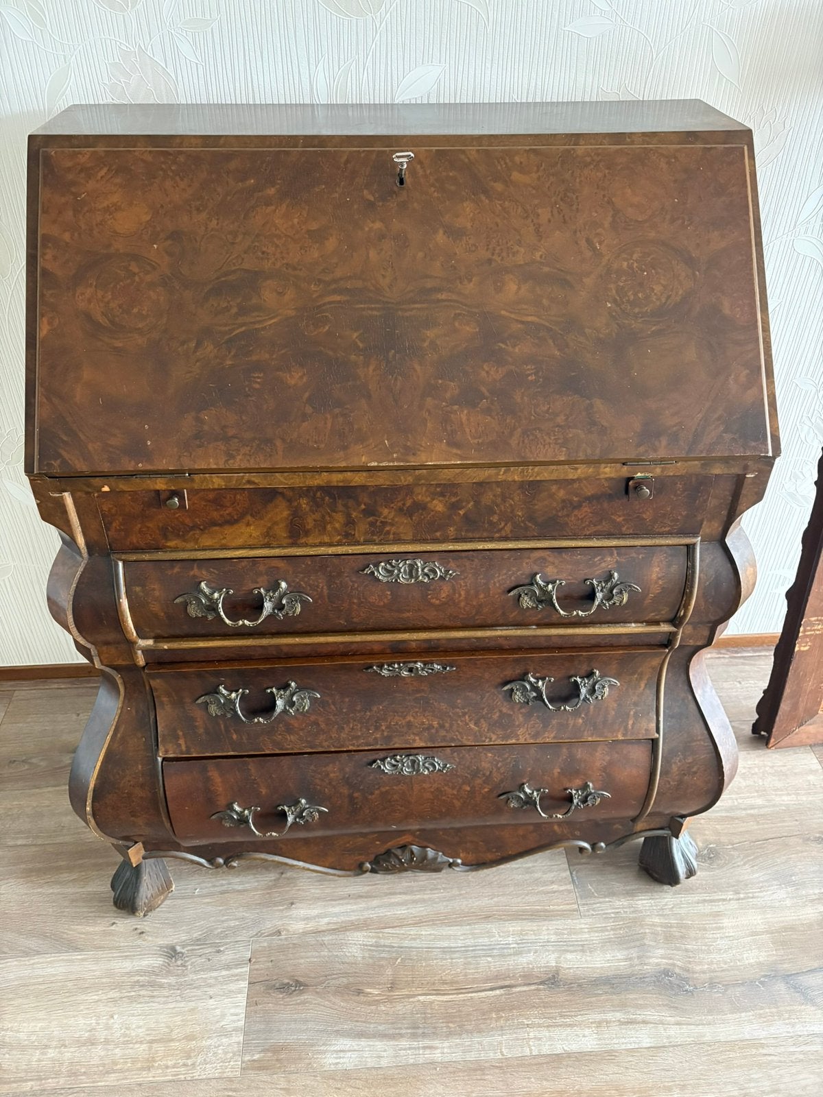 Antieke wortelnoten secretaire/bureau bombé, Ophalen, Gebruikt