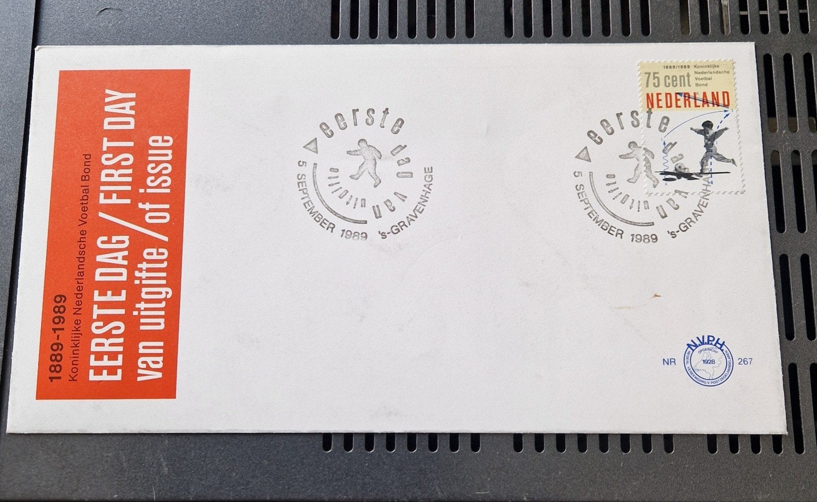 Eerste Dag Envelop KNVB 1889-1989 - 75 cent postzegel, Ophalen of Verzenden, Onbeschreven, Nederland