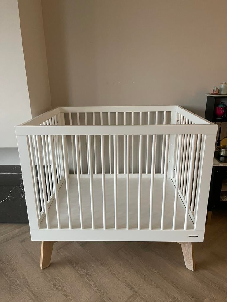 Kidsmill Sixties babybox – wit mat / naturel, Verzenden, Zo goed als nieuw, In hoogte verstelbaar