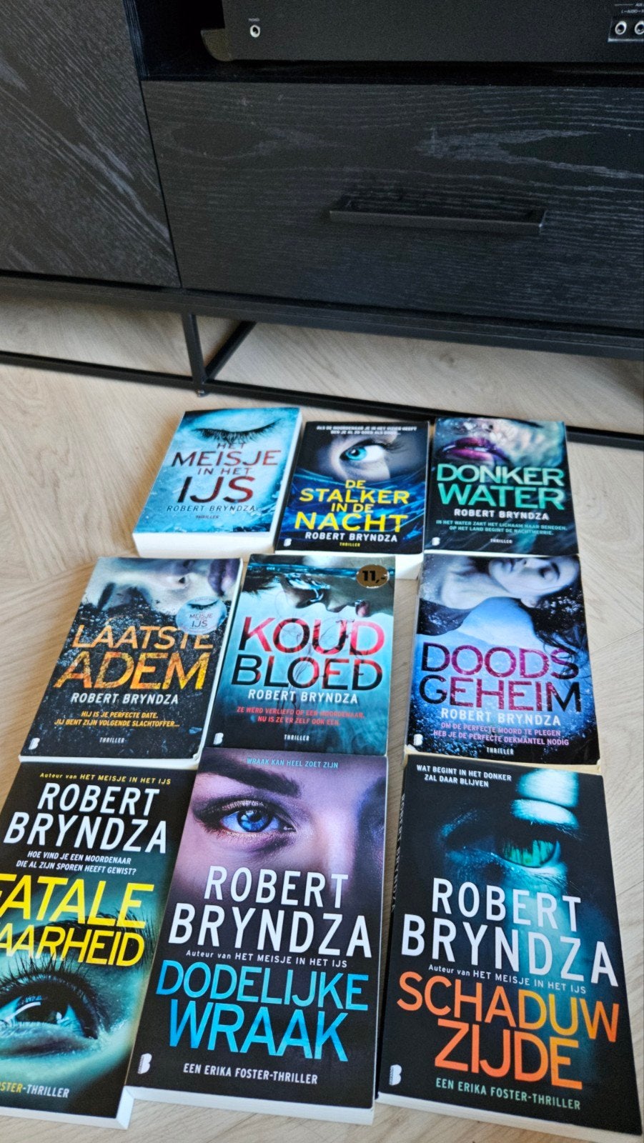 Robert Bryndza Thriller Boeken - Erika Foster Serie, Ophalen of Verzenden, Zo goed als nieuw, Robert Bryndza, Europa overig