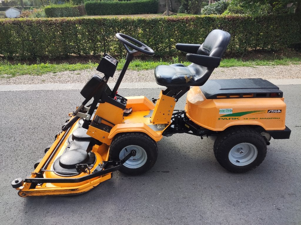 STIGA zitmaaier (type Park 18 HST MAGPRO, 18 pk, 121 cm.), Gebruikt, Stiga, Ophalen of Verzenden, STIGA