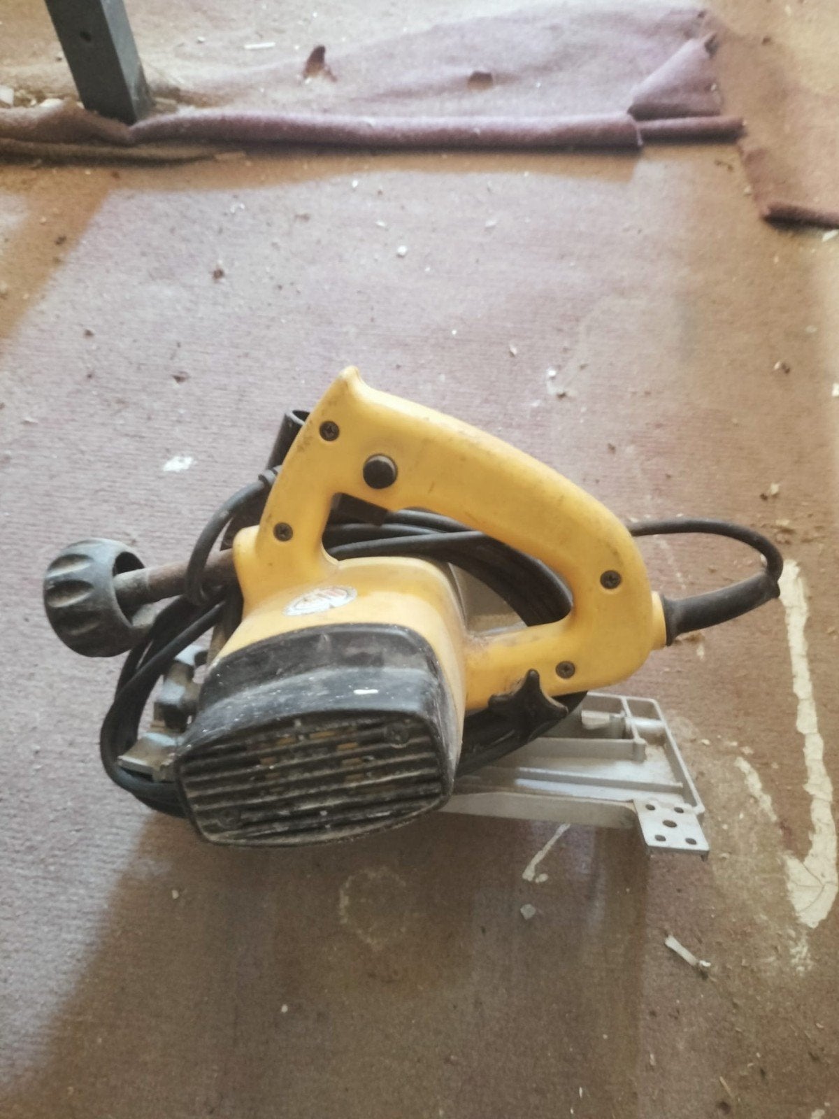 Kleine cirkelzaag, Ophalen, Gebruikt, 1200 watt of meer, Overige typen